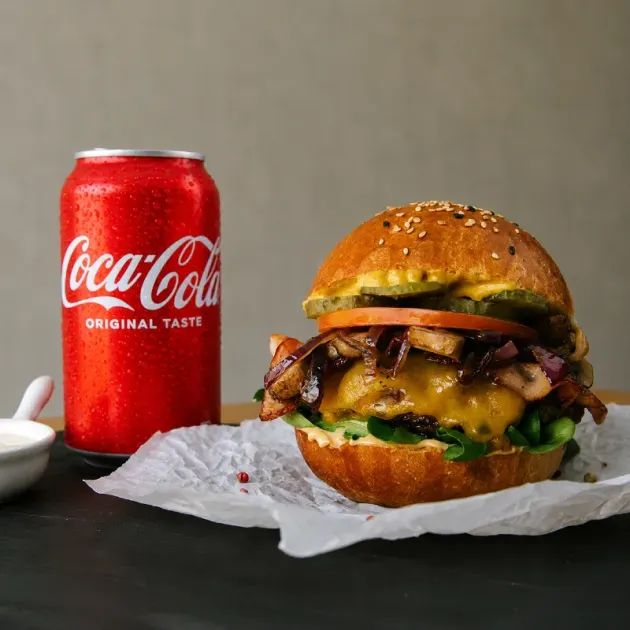 Combo Ăla Adevărat + Coca-Cola